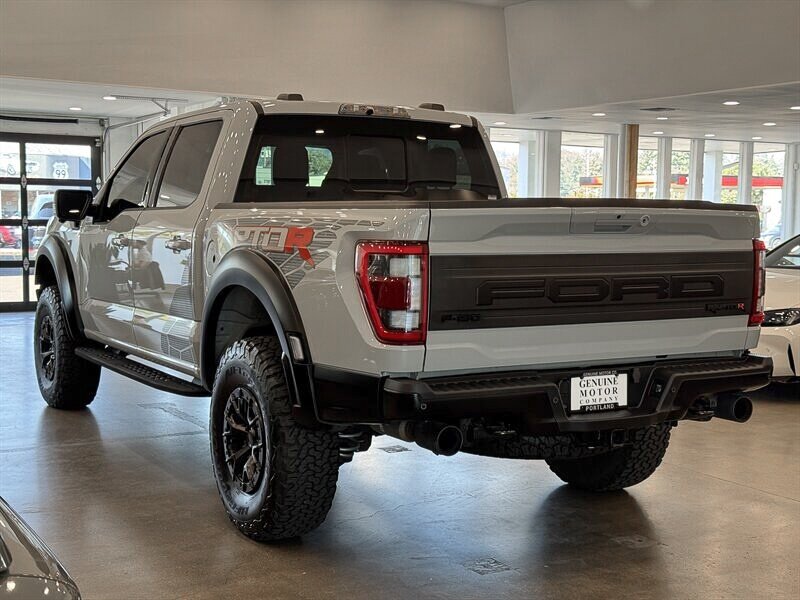 2023 Ford F-150 Raptor photo 2
