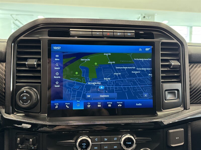 2023 Ford F-150 Raptor photo 32