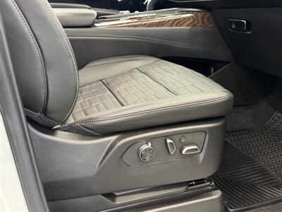 2023 Cadillac Escalade ESV Sport Platinum   - Photo 18 - Gladstone, OR 97027