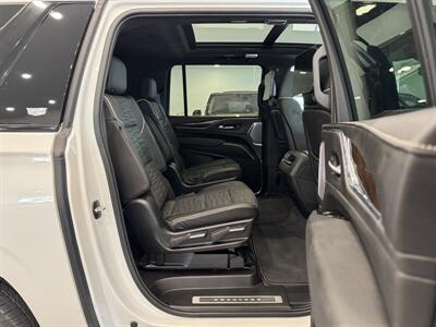 2023 Cadillac Escalade ESV Sport Platinum   - Photo 10 - Gladstone, OR 97027