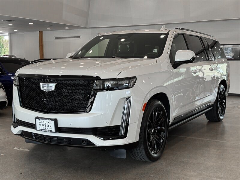 2023 Cadillac Escalade ESV Sport Platinum  