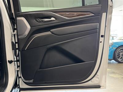2023 Cadillac Escalade ESV Sport Platinum   - Photo 16 - Gladstone, OR 97027
