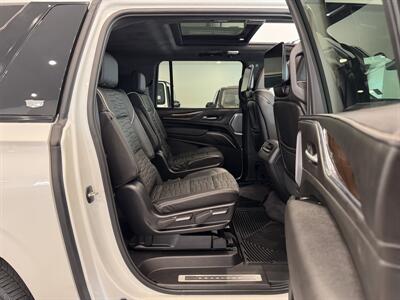 2023 Cadillac Escalade ESV Sport Platinum   - Photo 10 - Gladstone, OR 97027