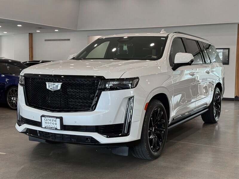 2023 Cadillac Escalade ESV Sport Platinum - Photo 1 - Gladstone, OR 97027