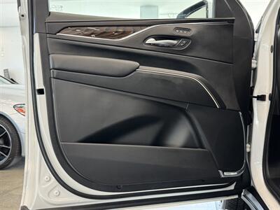 2023 Cadillac Escalade ESV Sport Platinum   - Photo 13 - Gladstone, OR 97027