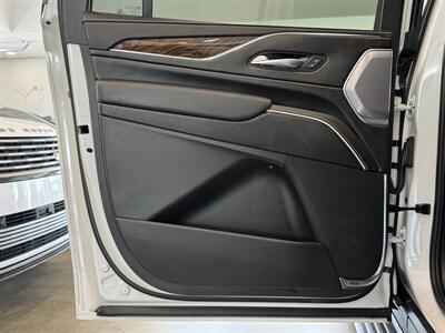 2023 Cadillac Escalade ESV Sport Platinum   - Photo 15 - Gladstone, OR 97027