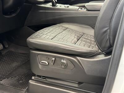 2023 Cadillac Escalade ESV Sport Platinum   - Photo 17 - Gladstone, OR 97027