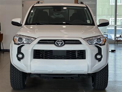 2022 Toyota 4Runner SR5   - Photo 2 - Gladstone, OR 97027