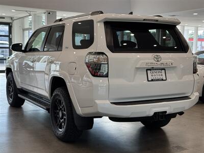 2022 Toyota 4Runner SR5   - Photo 4 - Gladstone, OR 97027