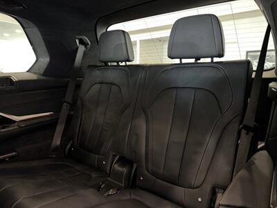 2022 BMW X7 M50i - Photo 28 - Gladstone, OR 97027