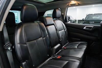 2017 Nissan Pathfinder Platinum   - Photo 24 - Gladstone, OR 97027