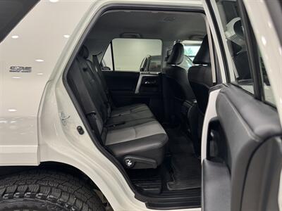 2021 Toyota 4Runner SR5 Premium   - Photo 10 - Gladstone, OR 97027
