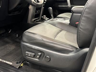 2021 Toyota 4Runner SR5 Premium   - Photo 17 - Gladstone, OR 97027