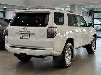 2021 Toyota 4Runner SR5 Premium   - Photo 6 - Gladstone, OR 97027