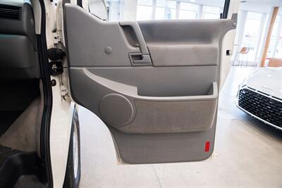 2002 Volkswagen EuroVan GLS   - Photo 43 - Gladstone, OR 97027