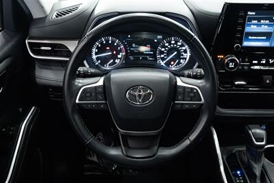 2022 Toyota Highlander XLE - Photo 12 - Gladstone, OR 97027