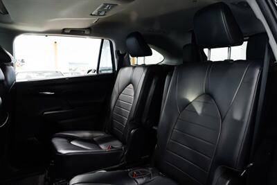 2022 Toyota Highlander XLE - Photo 20 - Gladstone, OR 97027