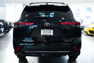 2022 Toyota Highlander XLE - Photo 5 - Gladstone, OR 97027