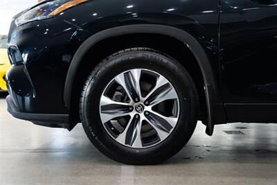 2022 Toyota Highlander XLE - Photo 7 - Gladstone, OR 97027