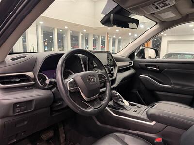 2022 Toyota Highlander XLE - Photo 5 - Gladstone, OR 97027