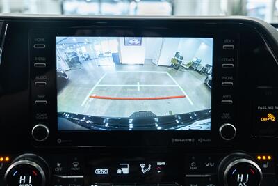 2022 Toyota Highlander XLE - Photo 13 - Gladstone, OR 97027