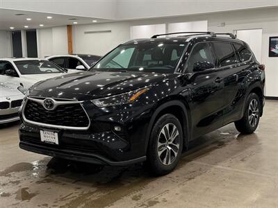 2022 Toyota Highlander XLE - Photo 1 - Gladstone, OR 97027