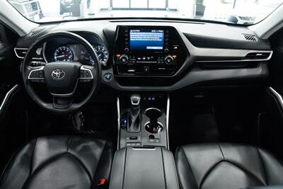 2022 Toyota Highlander XLE - Photo 9 - Gladstone, OR 97027