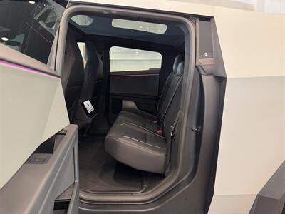 2024 Tesla Cybertruck   - Photo 11 - Gladstone, OR 97027