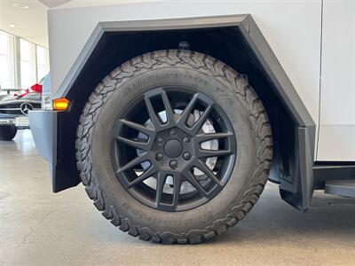 2024 Tesla Cybertruck   - Photo 40 - Gladstone, OR 97027