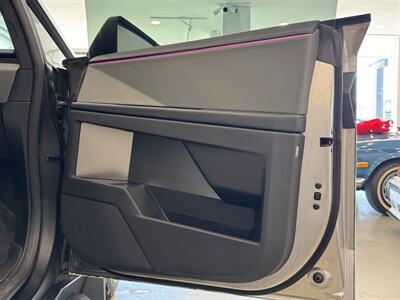 2024 Tesla Cybertruck   - Photo 13 - Gladstone, OR 97027