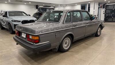 1989 Volvo 240 DL   - Photo 3 - Gladstone, OR 97027