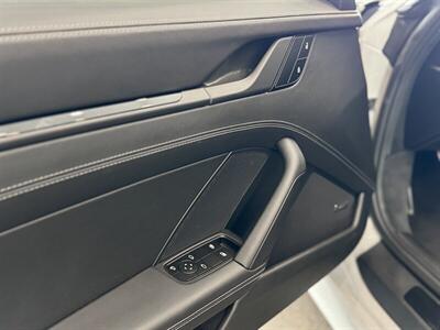 2024 Porsche 911 Carrera T   - Photo 11 - Gladstone, OR 97027