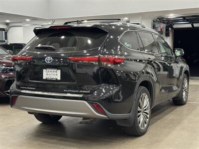 2021 Toyota Highlander Hybrid Platinum   - Photo 6 - Gladstone, OR 97027
