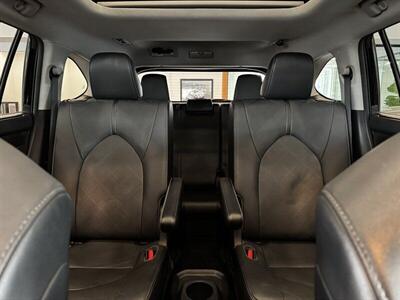 2021 Toyota Highlander Hybrid Platinum   - Photo 11 - Gladstone, OR 97027