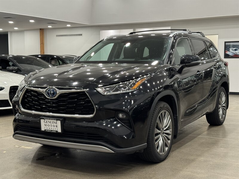 2021 Toyota Highlander Hybrid Platinum - Photo 1 - Gladstone, OR 97027