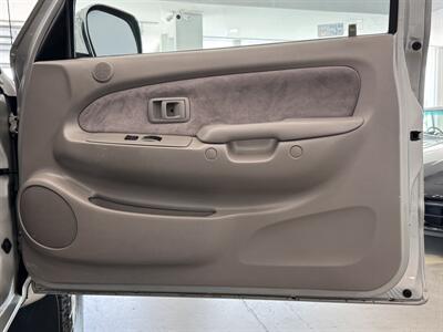 2002 Toyota Tacoma 2dr Xtracab V6   - Photo 11 - Gladstone, OR 97027