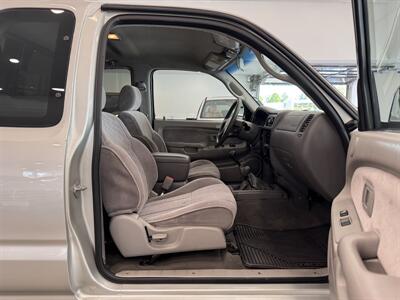 2002 Toyota Tacoma 2dr Xtracab V6   - Photo 9 - Gladstone, OR 97027