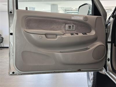 2002 Toyota Tacoma 2dr Xtracab V6   - Photo 10 - Gladstone, OR 97027
