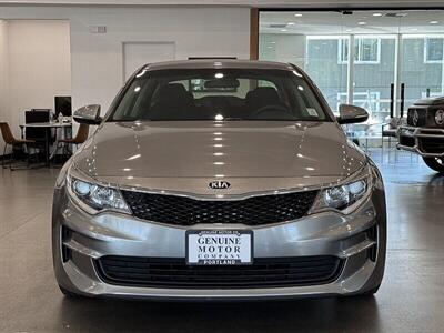 2018 Kia Optima LX   - Photo 2 - Gladstone, OR 97027