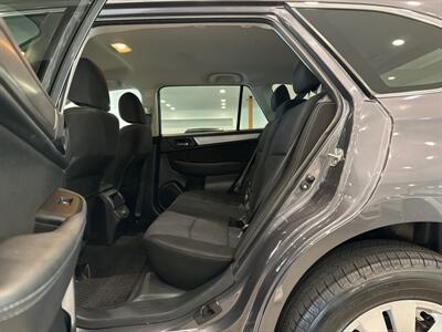 2018 Subaru Outback 2.5i Premium   - Photo 10 - Gladstone, OR 97027