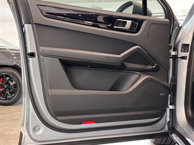 2021 Porsche Cayenne Coupe   - Photo 13 - Gladstone, OR 97027