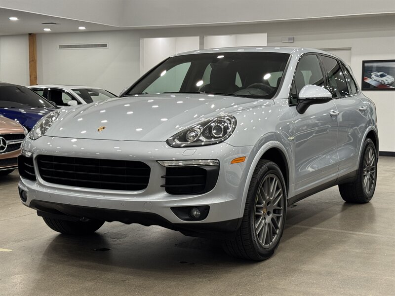 2017 Porsche Cayenne S E-Hybrid Platinum Edition  