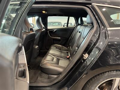 2015 Volvo V60 T6 R-Design Platinum   - Photo 12 - Gladstone, OR 97027
