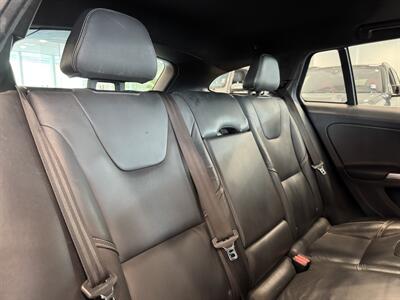 2015 Volvo V60 T6 R-Design Platinum   - Photo 18 - Gladstone, OR 97027