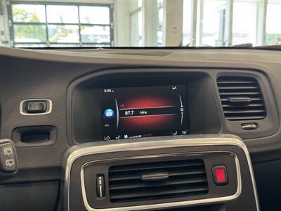 2015 Volvo V60 T6 R-Design Platinum   - Photo 25 - Gladstone, OR 97027