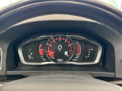 2015 Volvo V60 T6 R-Design Platinum   - Photo 23 - Gladstone, OR 97027
