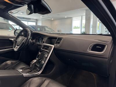 2015 Volvo V60 T6 R-Design Platinum   - Photo 16 - Gladstone, OR 97027