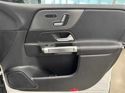 2021 Mercedes-Benz GLB 250 4MATIC   - Photo 18 - Gladstone, OR 97027