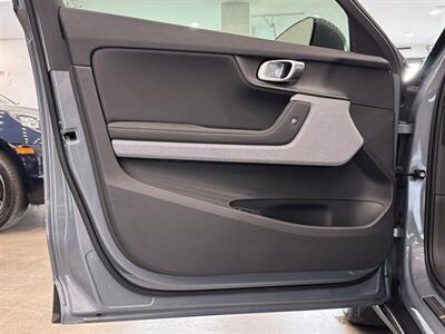 2023 Polestar 2 Long Range Dual Motor   - Photo 13 - Gladstone, OR 97027