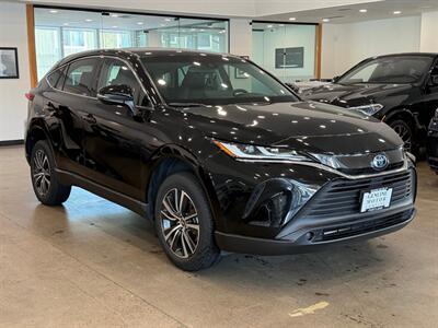 2024 Toyota Venza LE   - Photo 2 - Gladstone, OR 97027